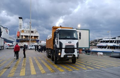 Bayraklı depremzedeler için tek yürek oldu